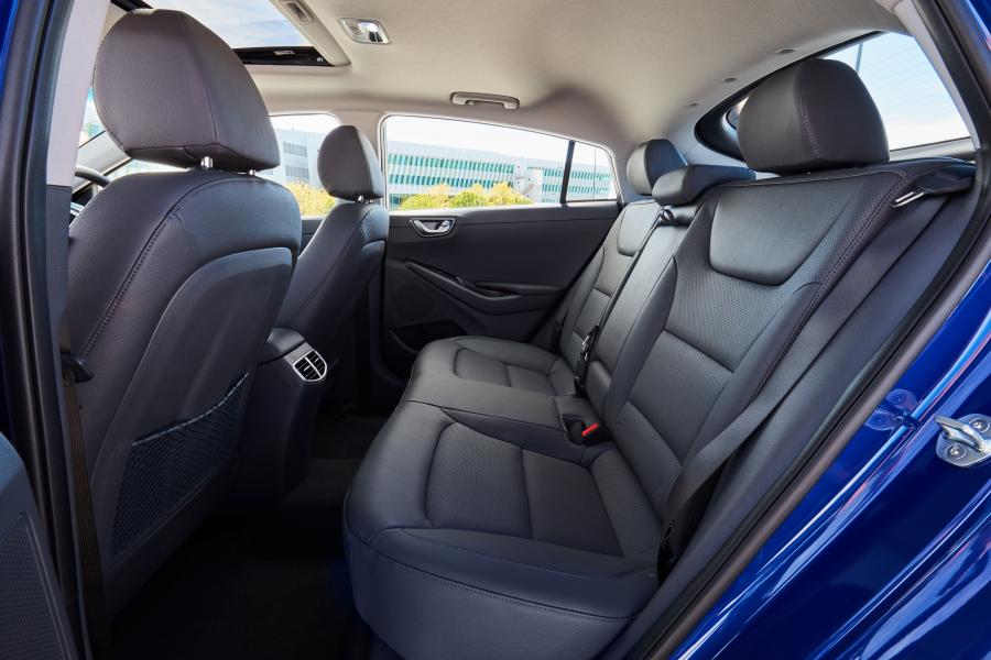 Интерьер Hyundai IONIQ electric (AE) 2019 года  (AU) (фото 7 из 35)